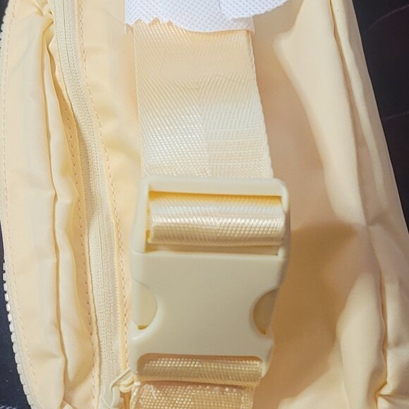 Meyfancy Cross Body Fanny Pack Unisex (in Mellow Yellow) - Picture 4 of 4